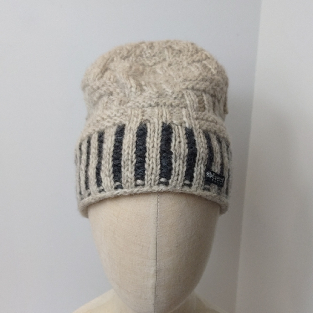 Everest Designs The Weaver Beanie Handmade In Nepal 100% Wool Light / Dark Grey